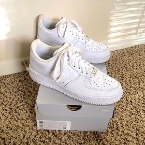 Nike Women’s Air Force 1 ‘07